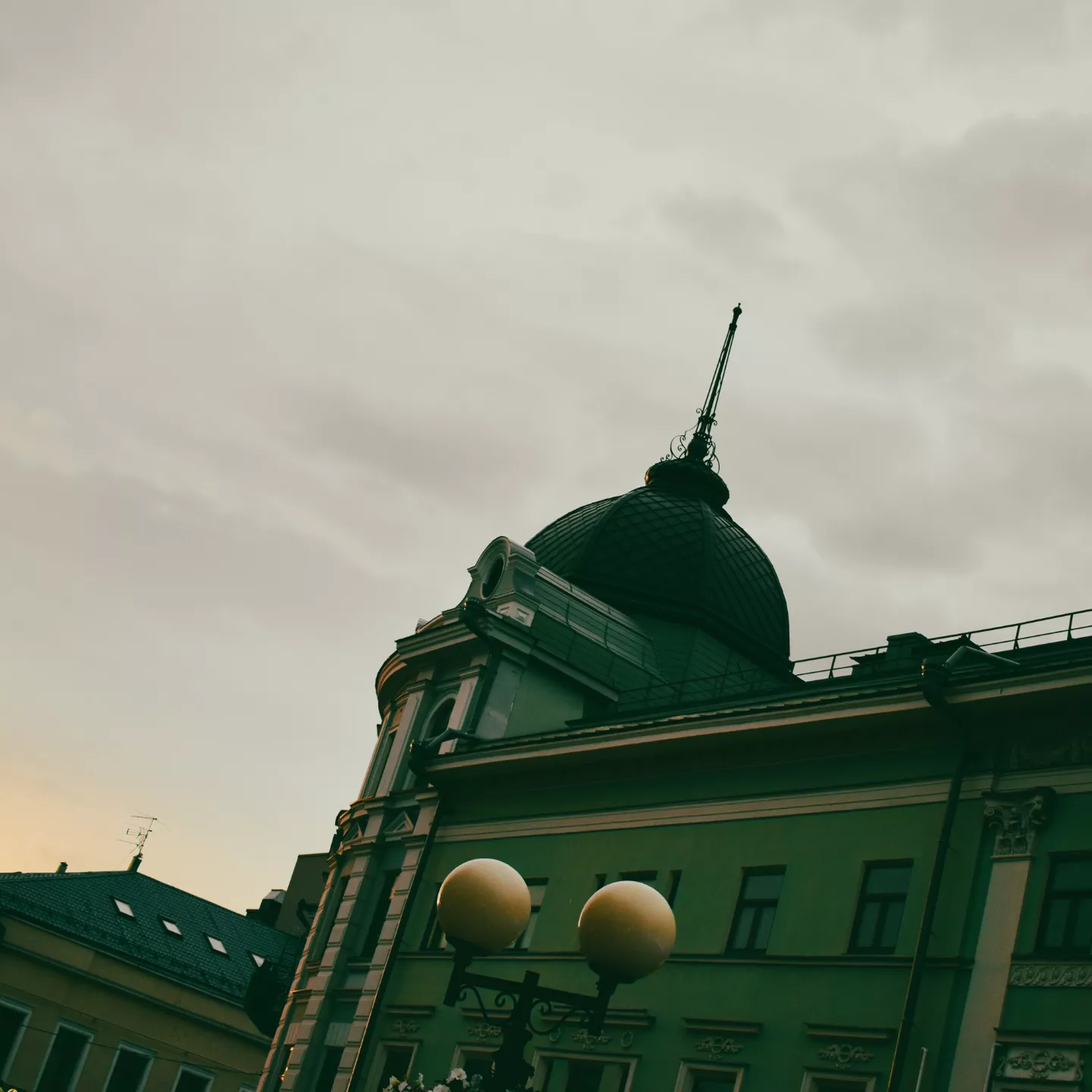 Aesthetics of Kazan streets - My, The photo, Kazan, The street, Sunset, Architecture, Town, Street photography, Evening, City walk, Nikon, Summer, Longpost