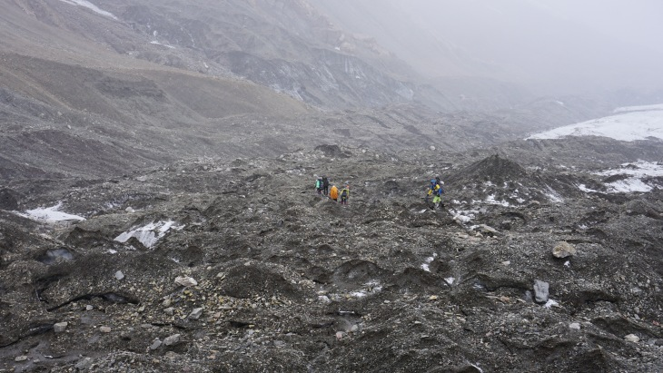 See the Pamirs (and not die) - 2021. Day 13. Glaciers with red moraine - My, Tourism, Travels, Hike, Mountain tourism, The mountains, Tent, Туристы, The rocks, Extreme, Mountaineering, Kyrgyzstan, Tajikistan, Longpost