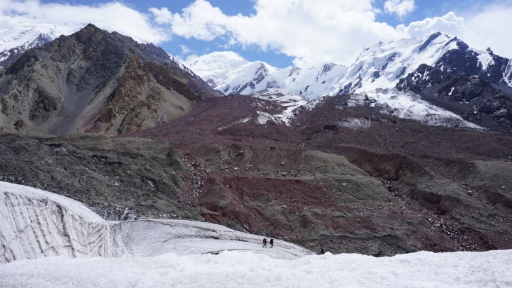 See the Pamirs (and not die) - 2021. Day 13. Glaciers with red moraine - My, Tourism, Travels, Hike, Mountain tourism, The mountains, Tent, Туристы, The rocks, Extreme, Mountaineering, Kyrgyzstan, Tajikistan, Longpost