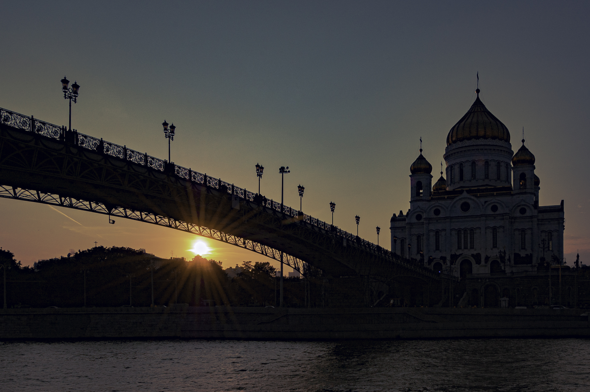 Уходя за город - Моё, Фотография, Начинающий фотограф, Мост, Москва, Храм Христа спасителя