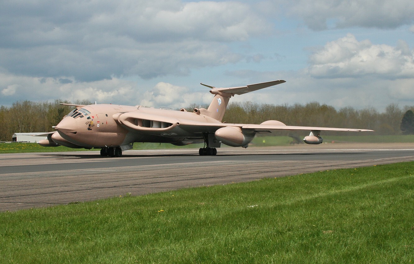 Beauty or beast? - Aviation, Great Britain, Bomber, Air force, Design, Longpost