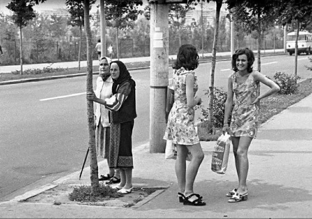 On a bus stop. - The photo, Old photo, Black and white photo, 70th, Bucharest, Girls, Grandmother