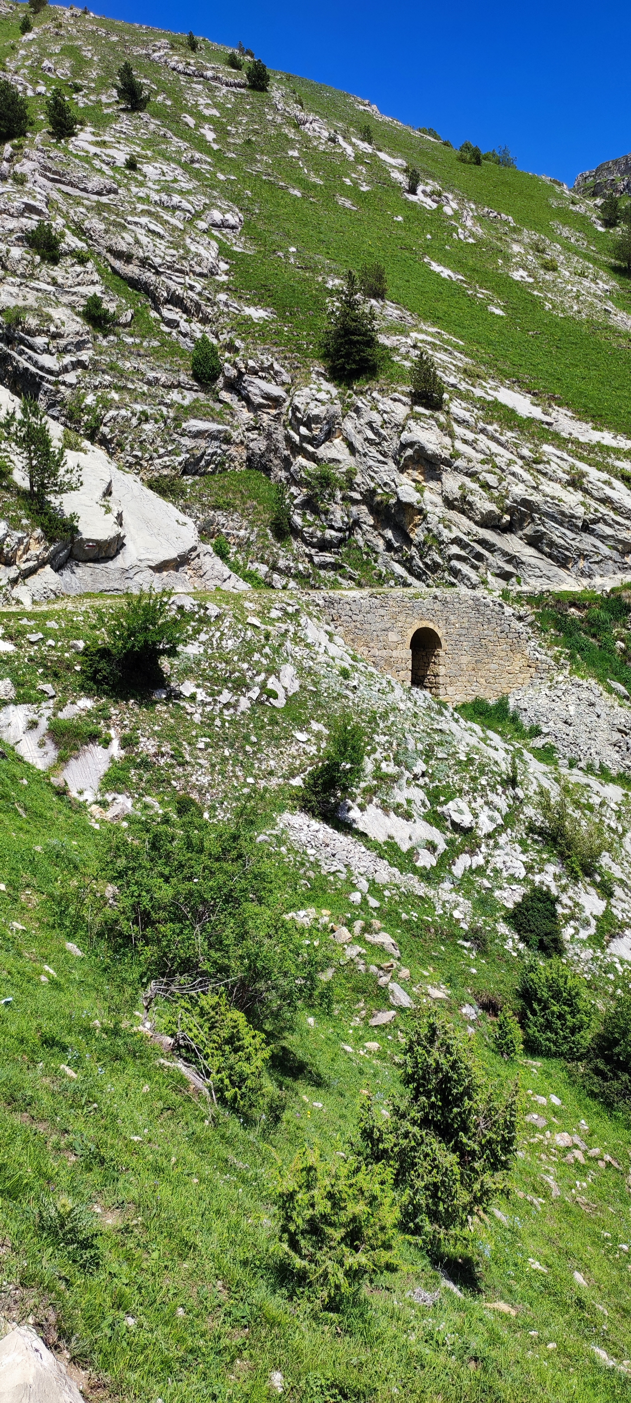 Dagestan. - My, Dagestan, Gunib, Tunnel, Budget travel, Nature, Royal, Sberbank, Video, Vertical video, Longpost