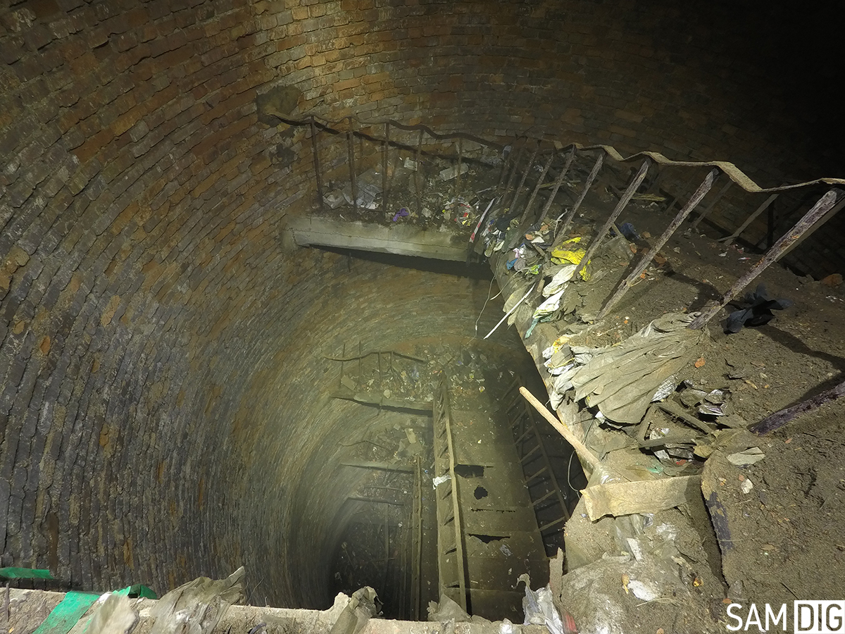 The unfinished Soviet bunker of Beria in the historical center of the province - My, Abandoned, Made in USSR, Urbanfact, Samara, Bunker, Lavrenty Beria, Digger, Urbanphoto, Dungeon, the USSR, civil defense, Bomb shelter, History of the USSR, Video, Youtube, Longpost