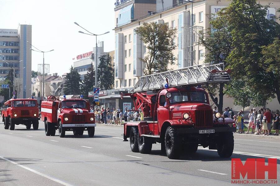 In Minsk, the day of the fire service was celebrated with a parade of rescue equipment from different eras - Republic of Belarus, Firefighters, Fire engine, Parade, Minsk, Longpost