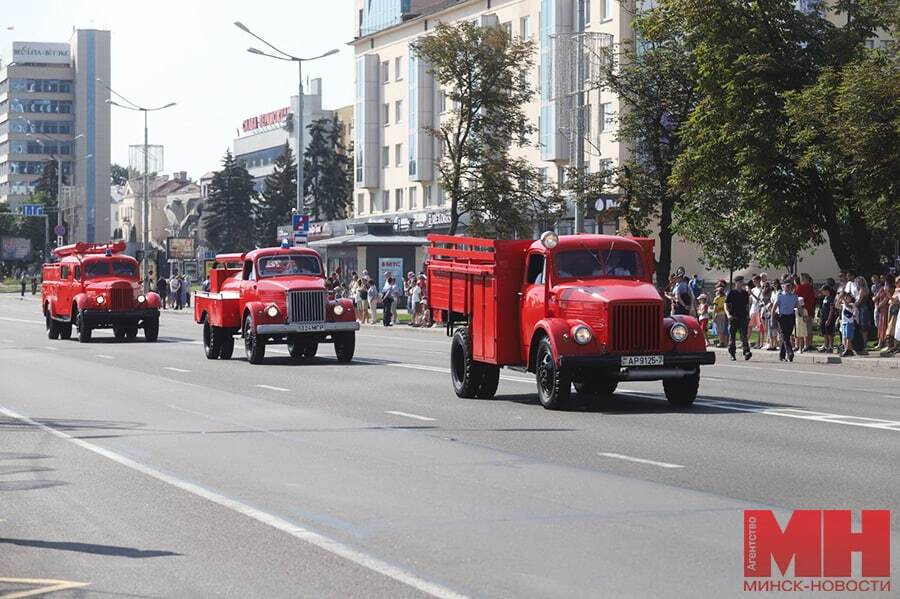 In Minsk, the day of the fire service was celebrated with a parade of rescue equipment from different eras - Republic of Belarus, Firefighters, Fire engine, Parade, Minsk, Longpost