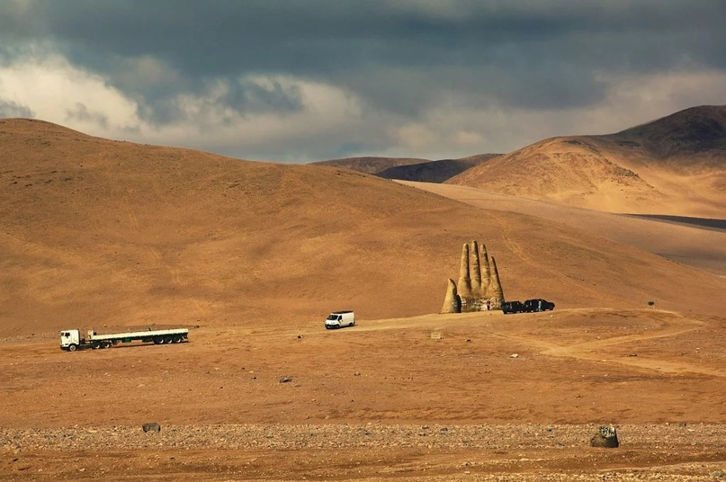 Desert hand - Informative, Desert, Nature, Chile, Around the world, The national geographic, Facts, Longpost