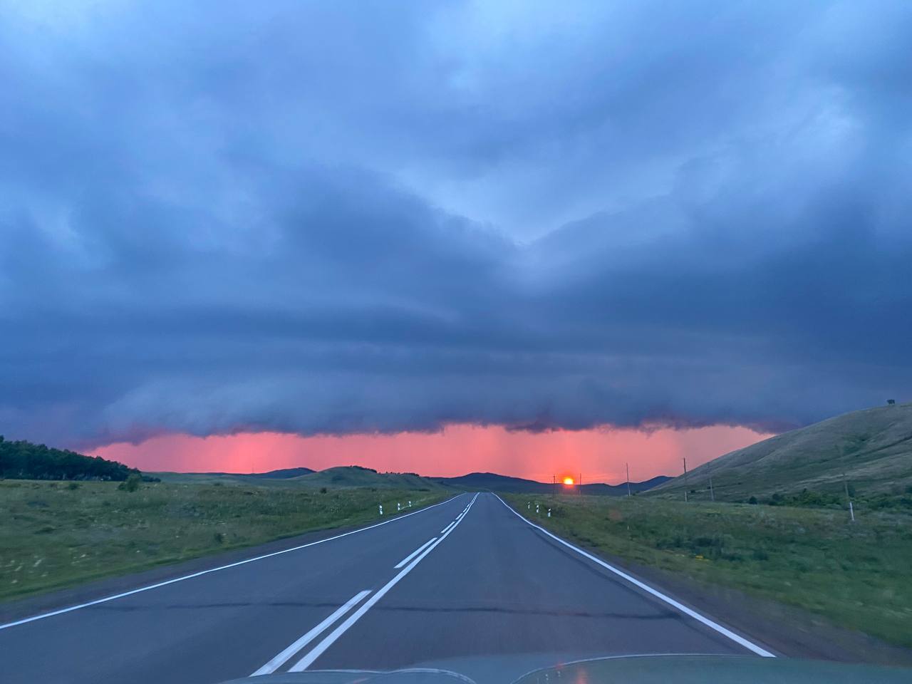 At sunset before the storm. - My, Khakassia, Track, Sunset, Mobile photography