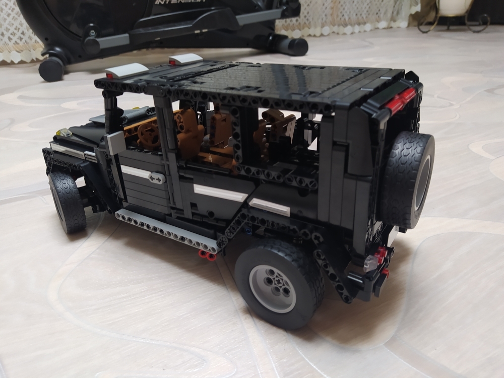 Mercedes-benz G65 from Mold King 13068 for neat and patient - My, Constructor, Lego, Hobby, Toys, Modeling, Analogue, Chinese goods, Enthusiasm, Cubes, Mercedes, SUV, Jeep, Four-wheel drive, Reducer, Stand modeling, Scale model, Longpost