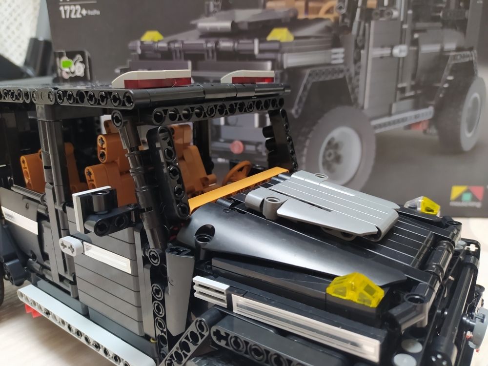 Mercedes-benz G65 from Mold King 13068 for neat and patient - My, Constructor, Lego, Hobby, Toys, Modeling, Analogue, Chinese goods, Enthusiasm, Cubes, Mercedes, SUV, Jeep, Four-wheel drive, Reducer, Stand modeling, Scale model, Longpost