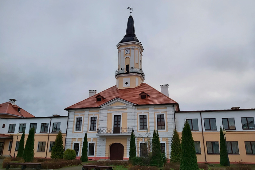 We are going on vacation in Belarus. We are visiting the sacred places of the country. - My, Interesting, Traditions, Useful, The culture, Car, Informative, Auto, Facts, Motorists, Travels, Travelers, Republic of Belarus, Middle Ages, Locks, Architecture, Monument, Church, sights, UNESCO Heritage Site, Temple, Longpost