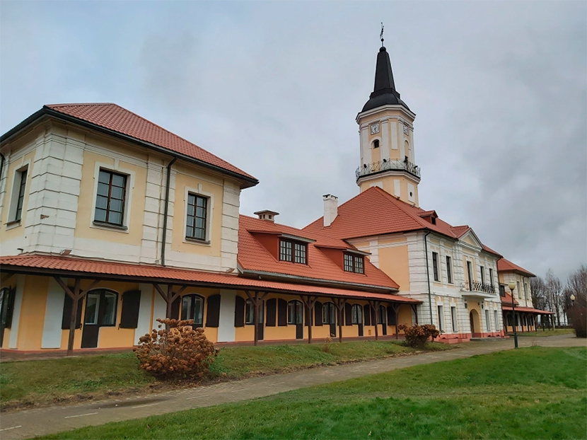 We are going on vacation in Belarus. We are visiting the sacred places of the country. - My, Interesting, Traditions, Useful, The culture, Car, Informative, Auto, Facts, Motorists, Travels, Travelers, Republic of Belarus, Middle Ages, Locks, Architecture, Monument, Church, sights, UNESCO Heritage Site, Temple, Longpost