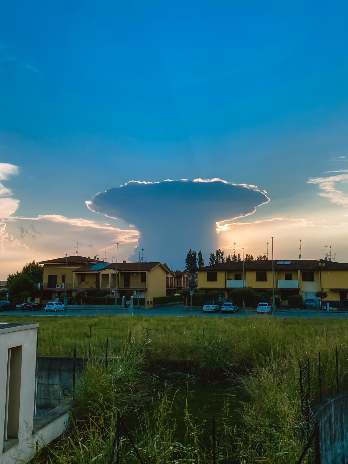 Судный день - Моё, Облака, Мобильная фотография, Показалось