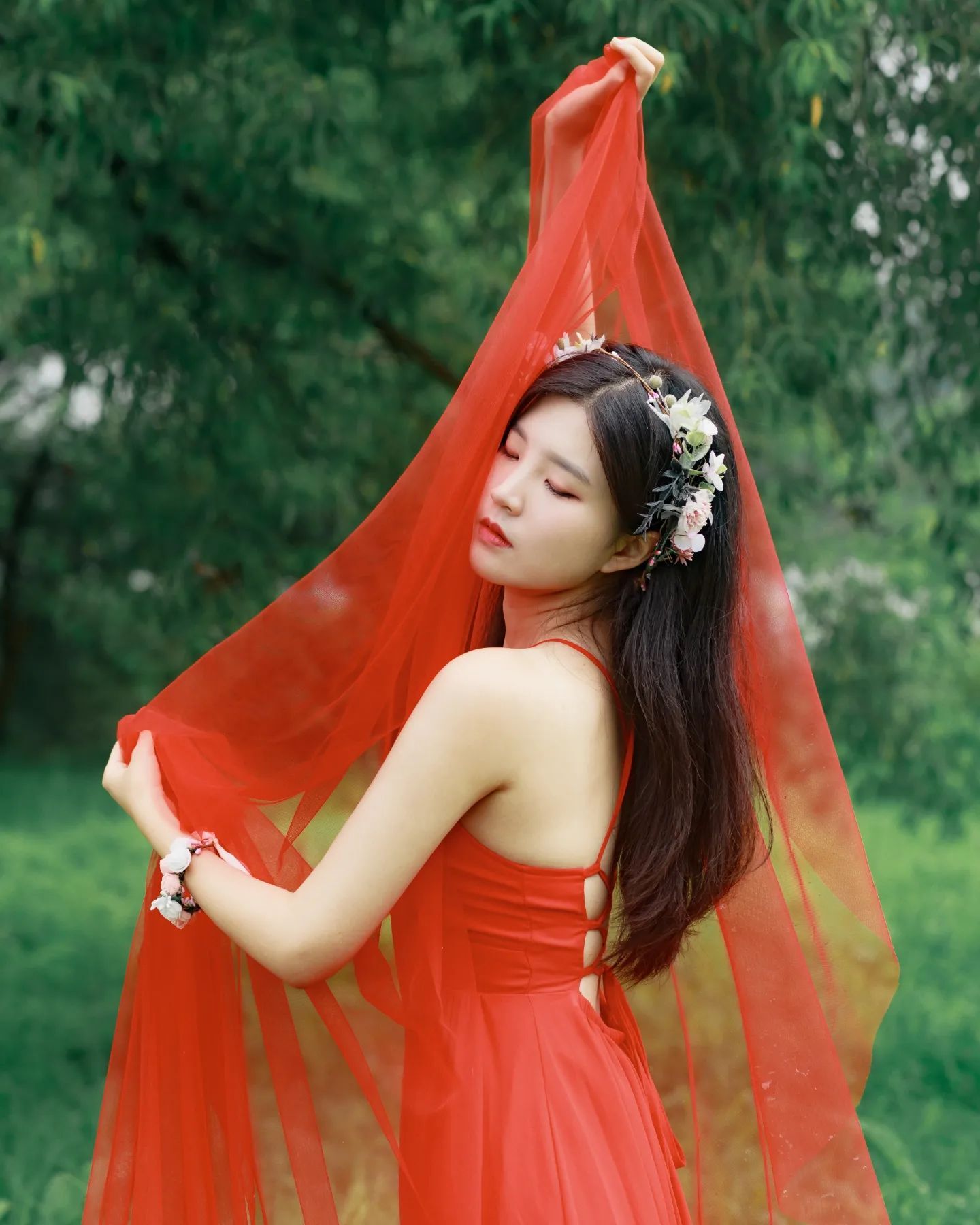 Red in the woods - Girls, The photo, Asian, Longpost