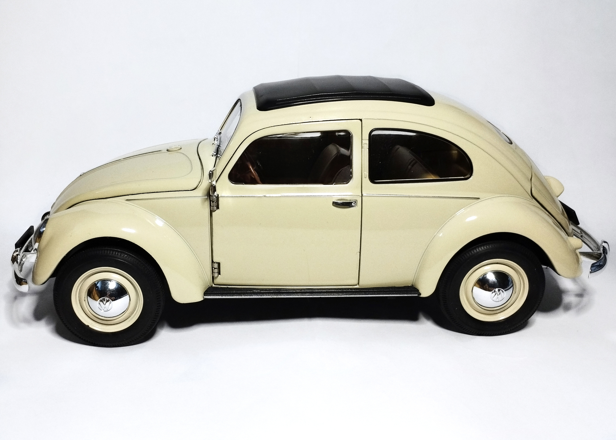 Volkswagen Type 1 (Фольксваген Жук) в масштабе 1:18 от фирмы WELLY | Пикабу