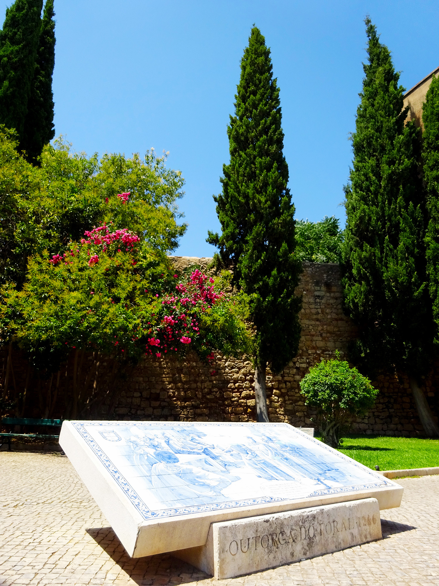 Photo walk around the walls of Faro - My, Travels, Portugal, Algarve, Faro, Wall, Ruins, Azulejo, The photo, Longpost