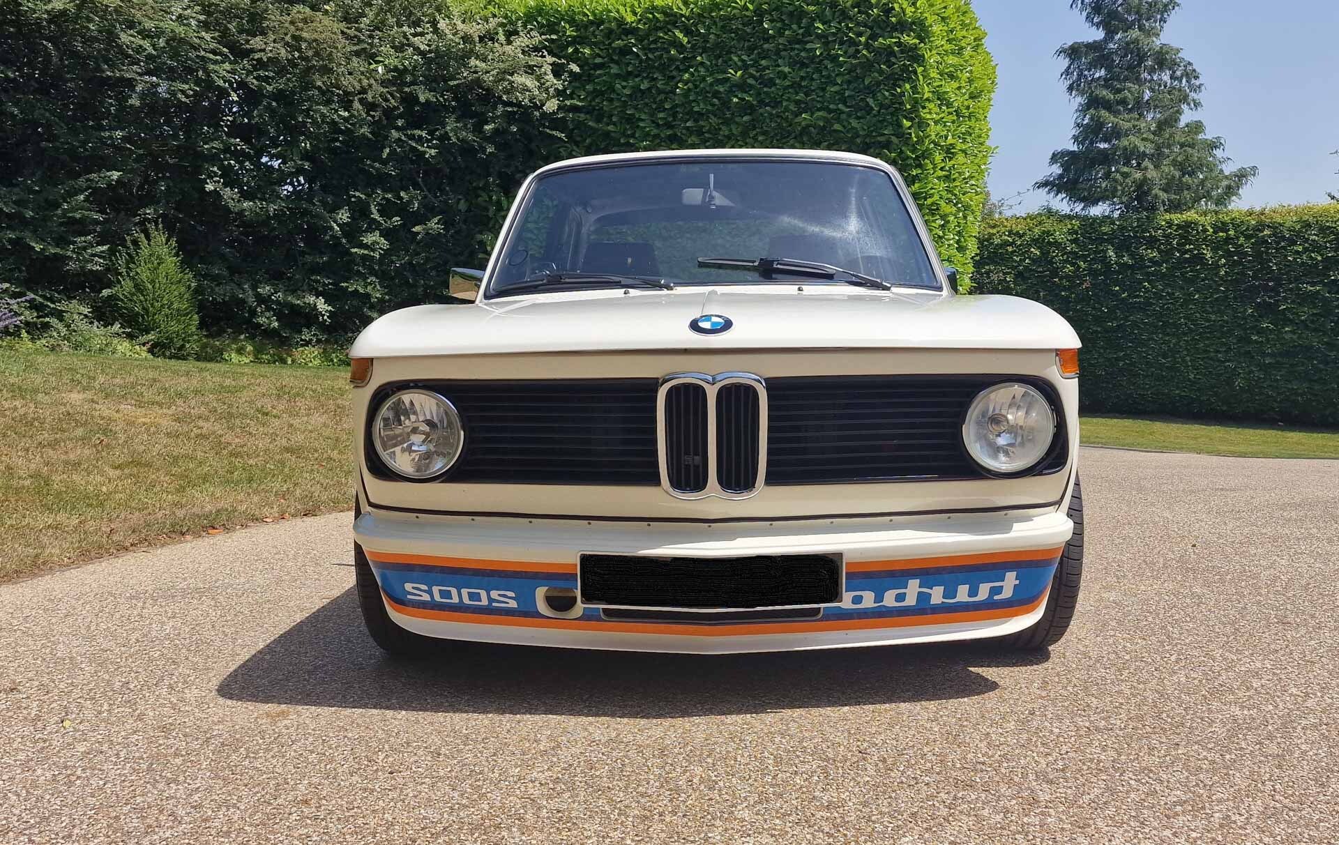 Этот великолепный BMW 2002 года с двигателем Honda VTEC получил 9200 об/мин  | Пикабу