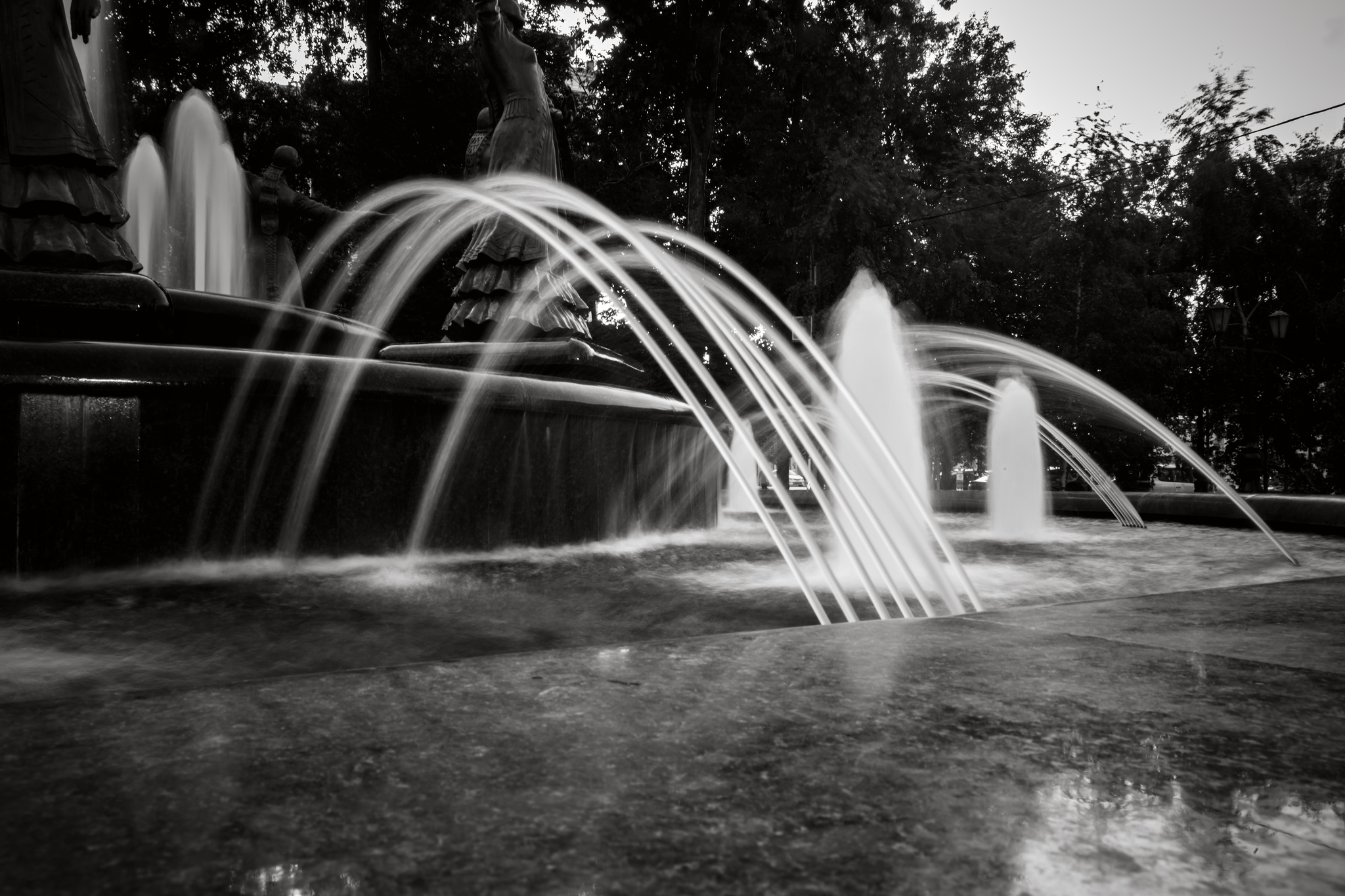 Black and white. water magic - My, The photo, Street photography, Water, Fountain, Black and white photo