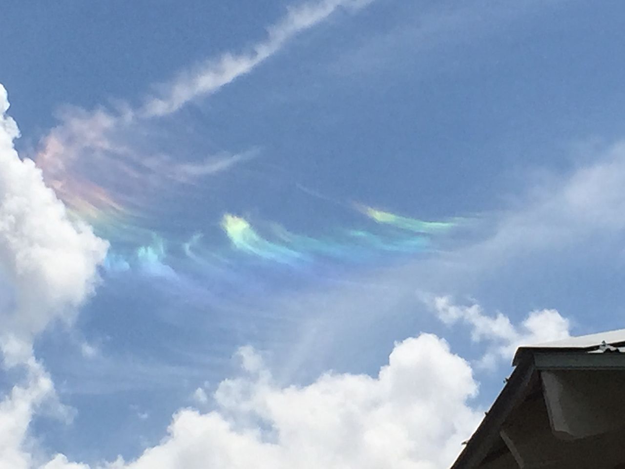 fiery rainbow - Rainbow, Fire Rainbow, Clouds, Mexico, Indonesia, Ohio, Portugal, Hawaii, Honolulu, Michigan, Texas, Florida, Pennsylvania, Halo, North Carolina, Oregon, Informative, Nauchpop, Nature, beauty of nature, Longpost