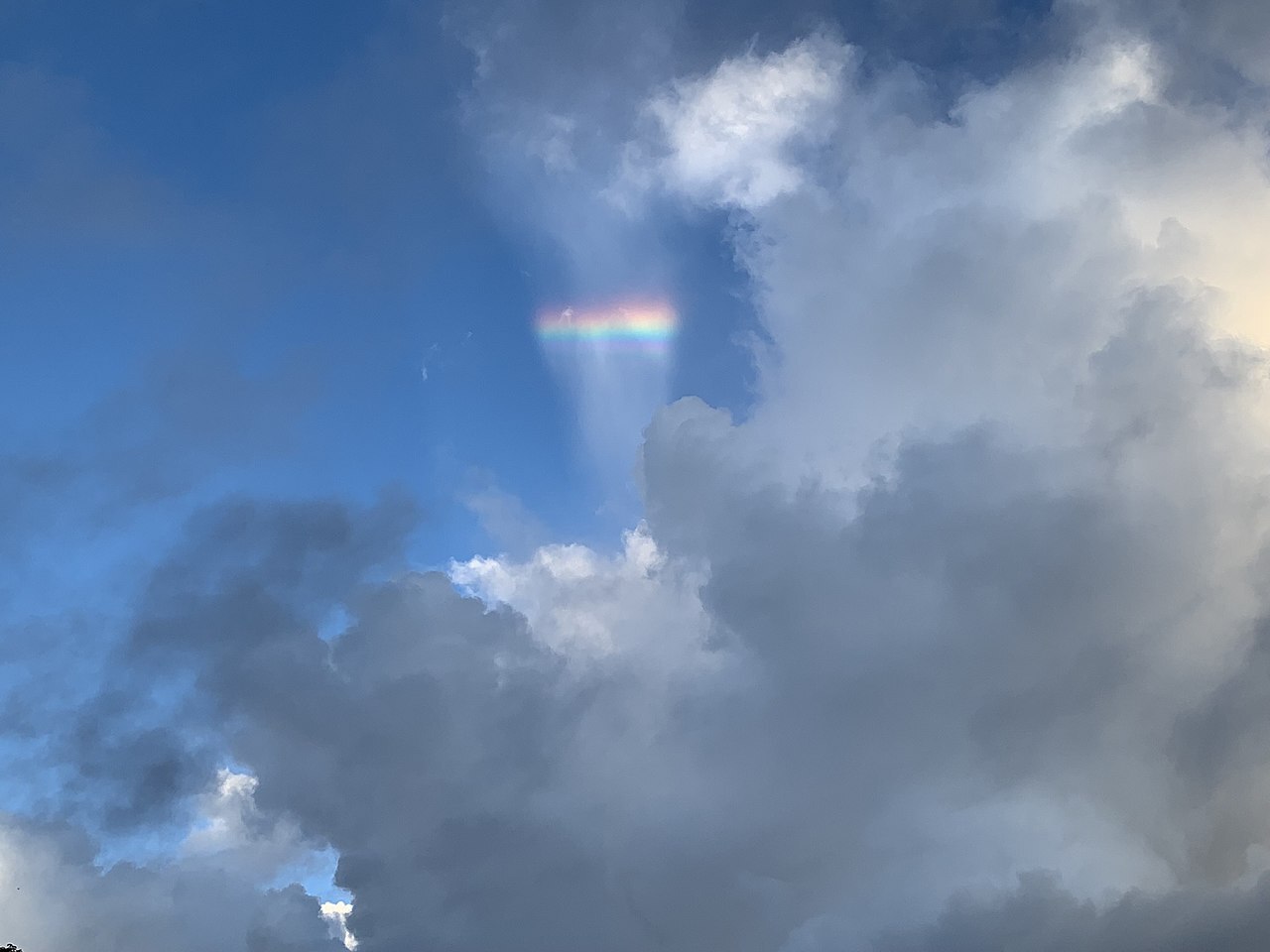 fiery rainbow - Rainbow, Fire Rainbow, Clouds, Mexico, Indonesia, Ohio, Portugal, Hawaii, Honolulu, Michigan, Texas, Florida, Pennsylvania, Halo, North Carolina, Oregon, Informative, Nauchpop, Nature, beauty of nature, Longpost