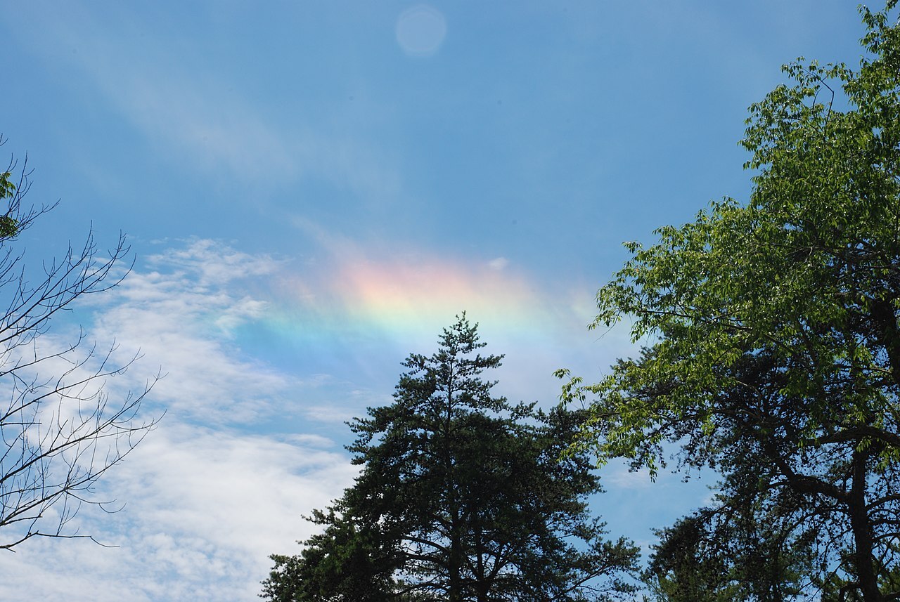 fiery rainbow - Rainbow, Fire Rainbow, Clouds, Mexico, Indonesia, Ohio, Portugal, Hawaii, Honolulu, Michigan, Texas, Florida, Pennsylvania, Halo, North Carolina, Oregon, Informative, Nauchpop, Nature, beauty of nature, Longpost