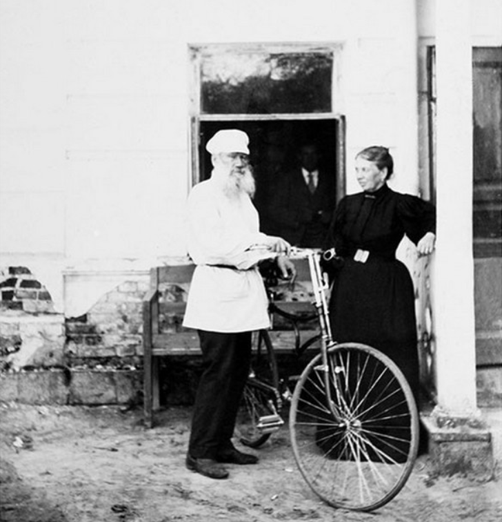 Leo Tolstoy at play. Photo - Quotes, A life, Writers, Wisdom, Literature, Philosophy, The photo, Lev Tolstoy, Thoughts, Writing, Sport, Tennis, Skates, Chess, A bike, Longpost