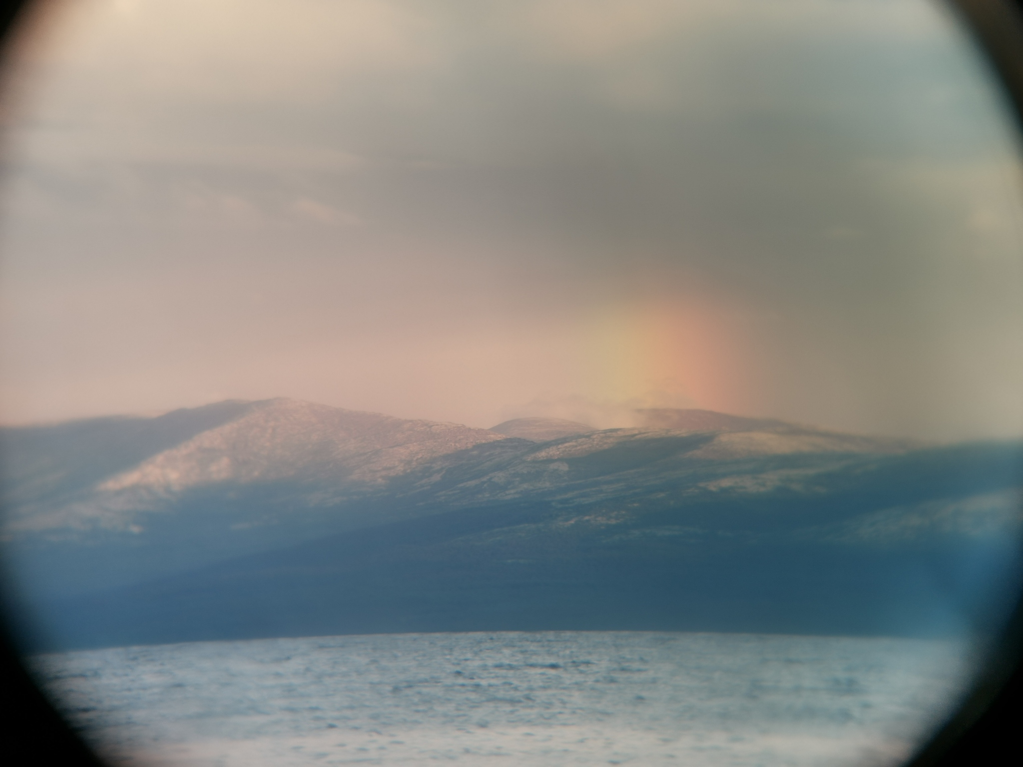 July beyond the Arctic Circle : mountains and rainbow through binoculars - My, Kola Peninsula, The mountains, North, Карелия, Tent, Rainbow, Binoculars, Russia, Travels, Travel across Russia, Tourism, Fishing, Wild tourism, Lake, Longpost