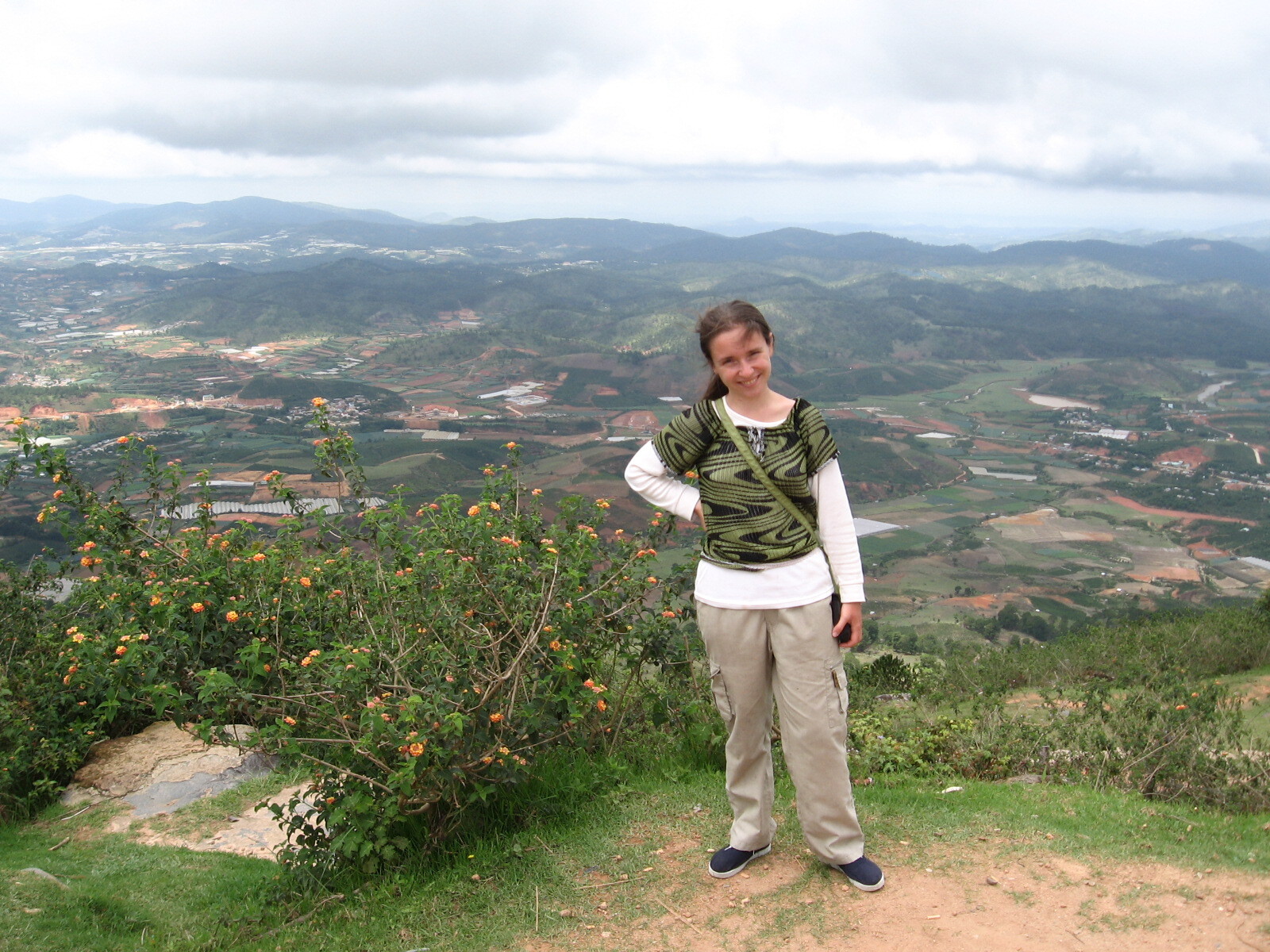 Mount Romeo and Juliet from Dalat - sights, The culture, Informative, Traditions, The mountains, Vietnam, Dalat, Asia, Tourism, Legend, Travels, Longpost