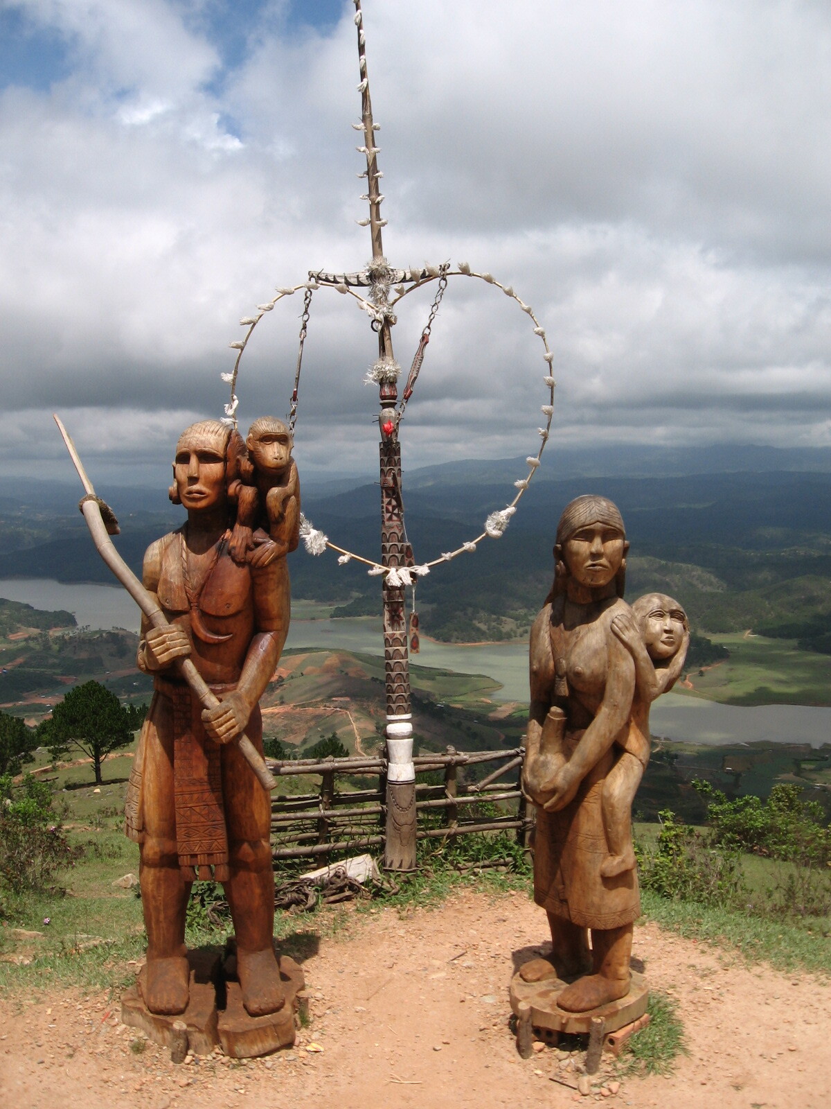 Mount Romeo and Juliet from Dalat - sights, The culture, Informative, Traditions, The mountains, Vietnam, Dalat, Asia, Tourism, Legend, Travels, Longpost