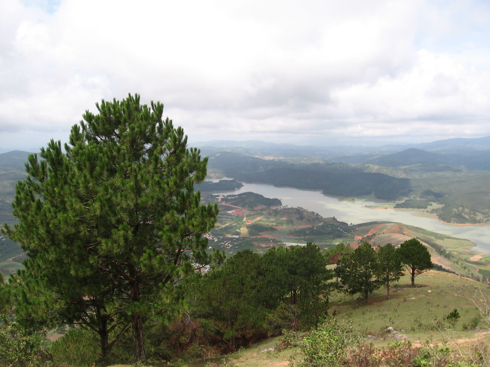 Mount Romeo and Juliet from Dalat - sights, The culture, Informative, Traditions, The mountains, Vietnam, Dalat, Asia, Tourism, Legend, Travels, Longpost