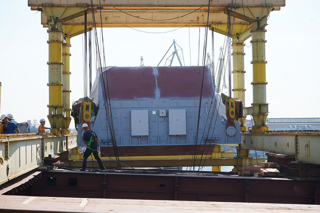 Sections for the fifth nuclear icebreaker of project 22220 were manufactured at Astrakhan shipyards. Propulsion motors were loaded onto the fourth - news, Russia, Nuclear icebreaker, Shipbuilding, Longpost