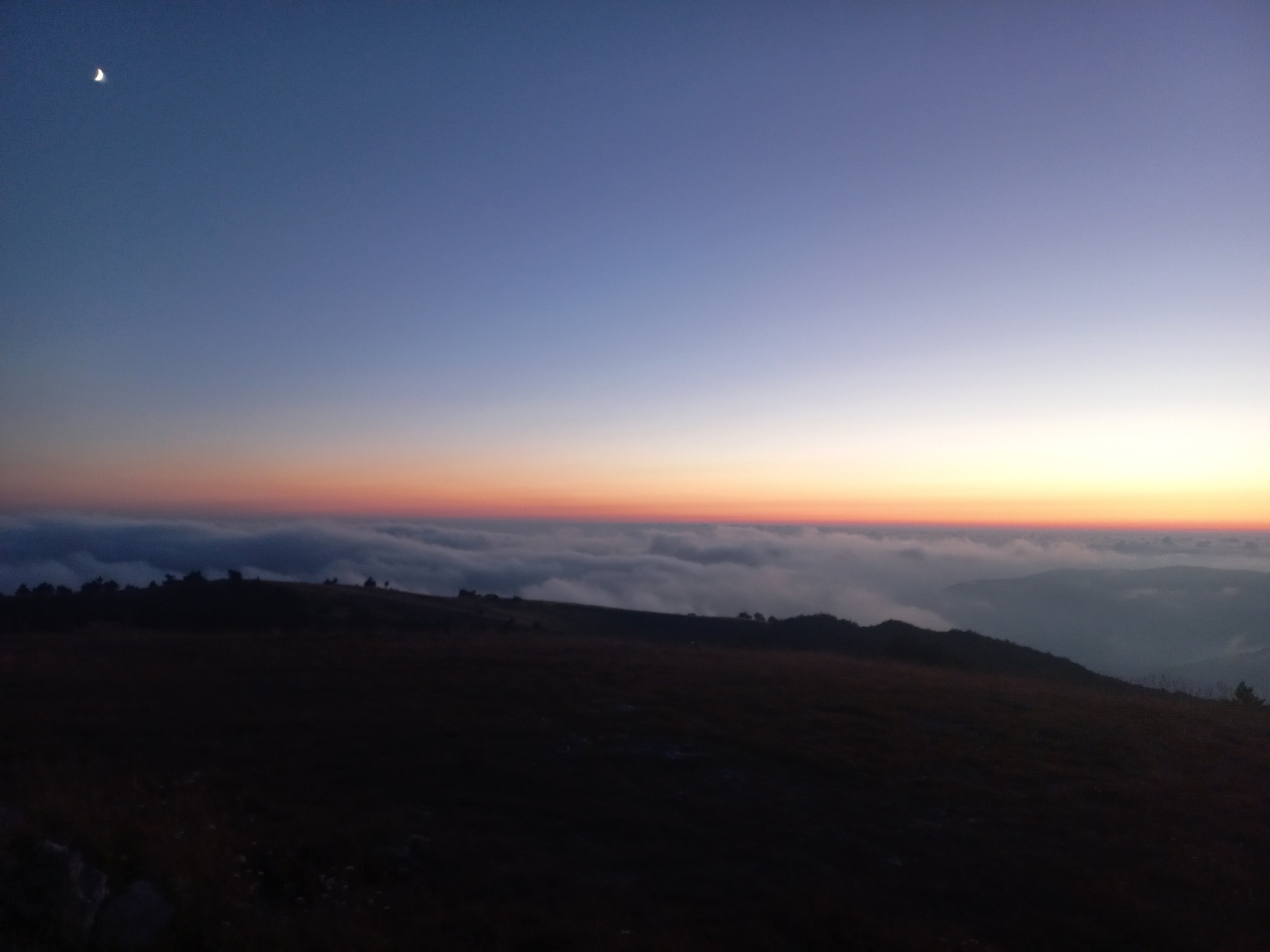 Walk above the clouds - My, The mountains, Evening, Mobile photography, Sky