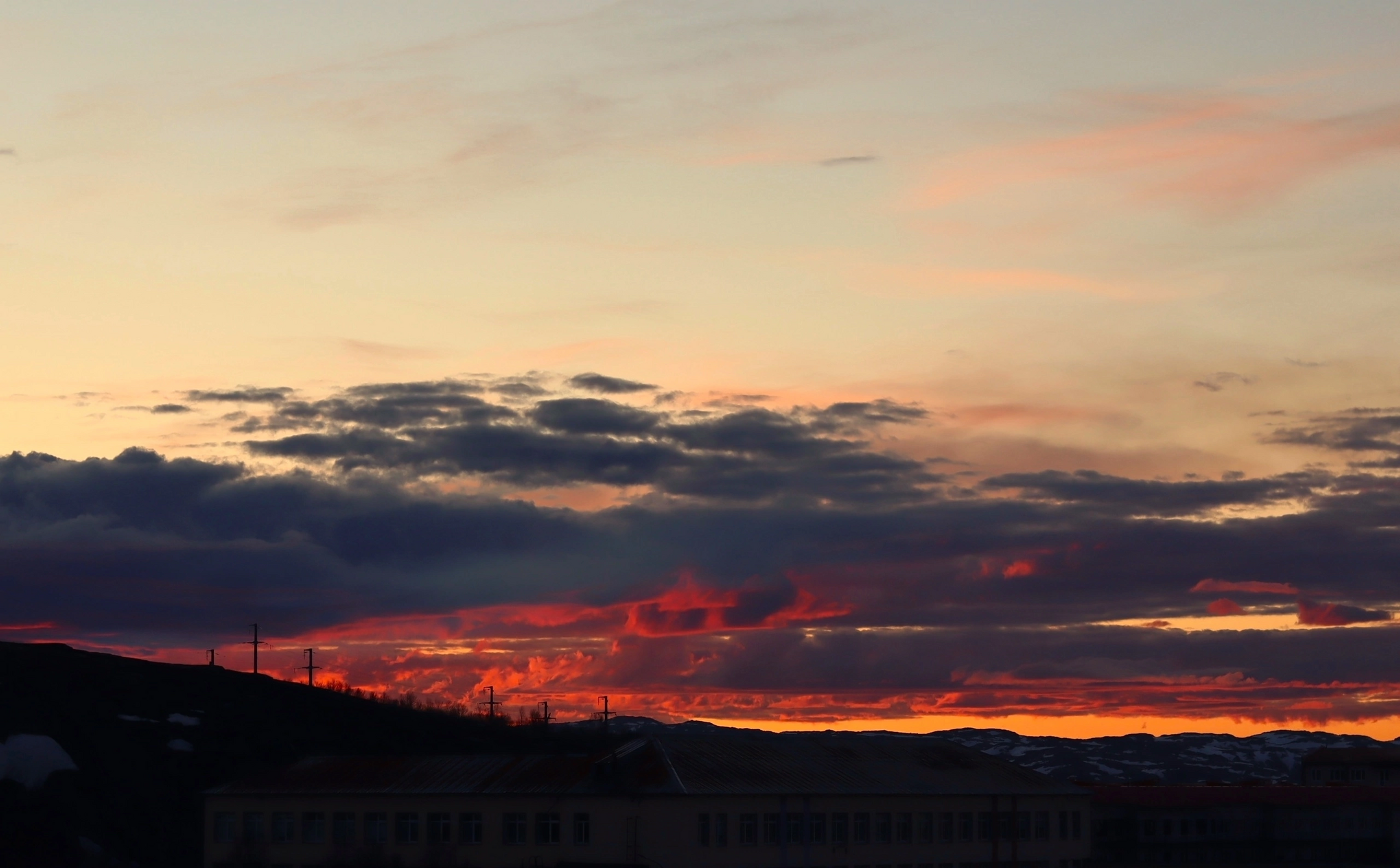 And there are clouds in the sky... - My, Murmansk region, Sunset, Clouds, The clouds, North, Sky, Spring, Canon, The photo, Horizon