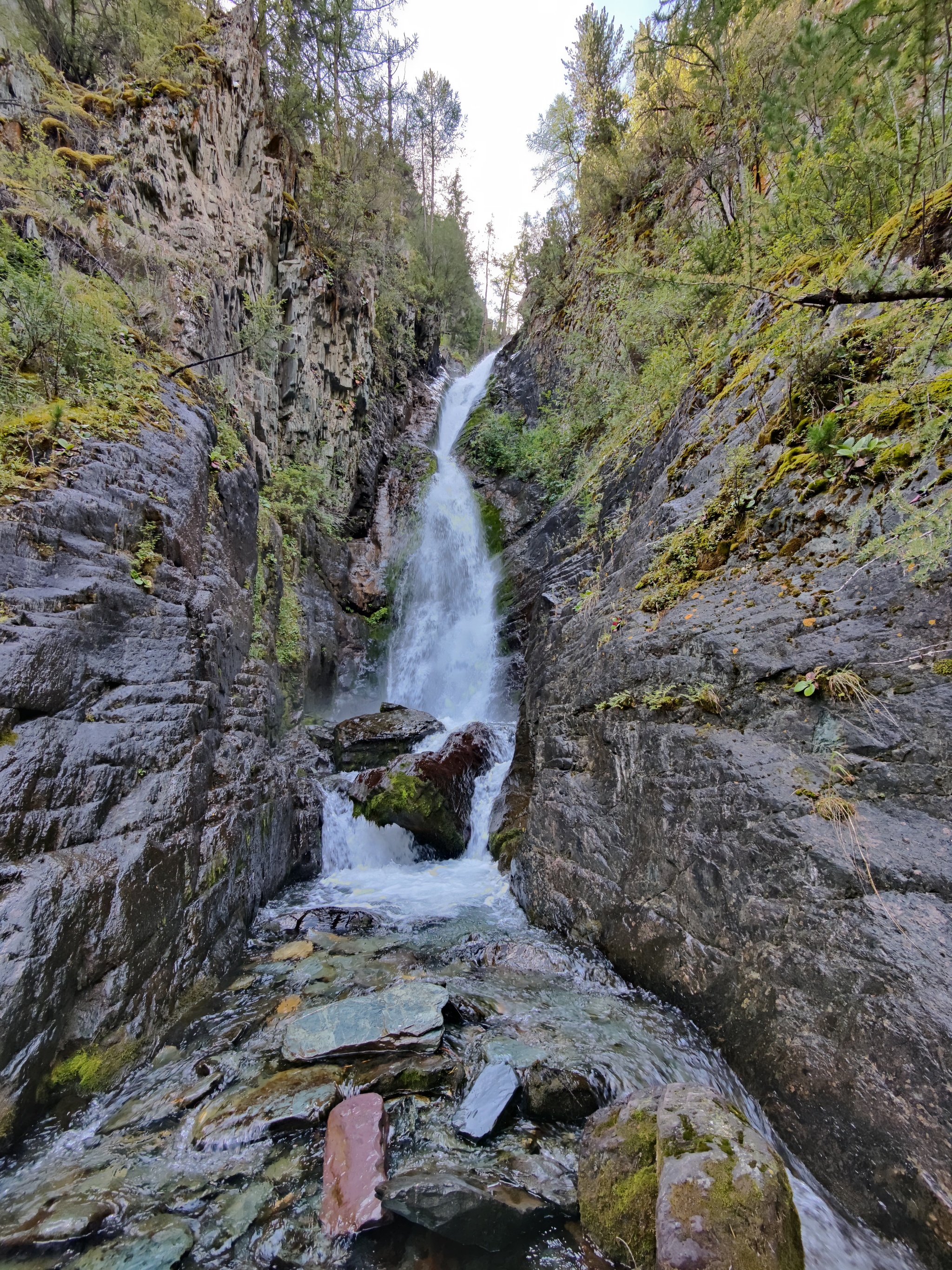 Seven thousand kilometers or four hundred and seventy-five liters of gasoline - My, Nature, The nature of Russia, Altai Republic, Lake, Mobile photography, The rocks, Siberia, Travels, Water, Travel across Russia, Waterfall, The mountains, Longpost