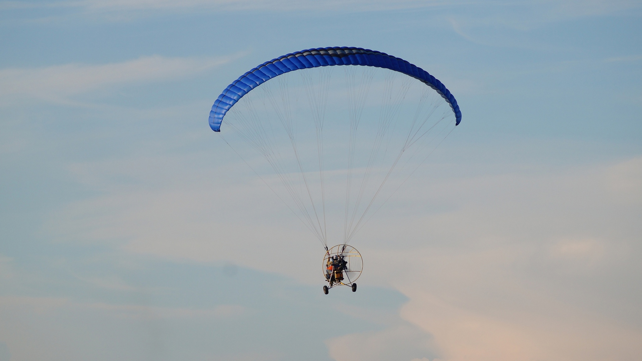 Evening paraglider over Kirov - My, Paragliding, View from above, Flight, Beautiful, Kirov, Longpost, Small aircraft