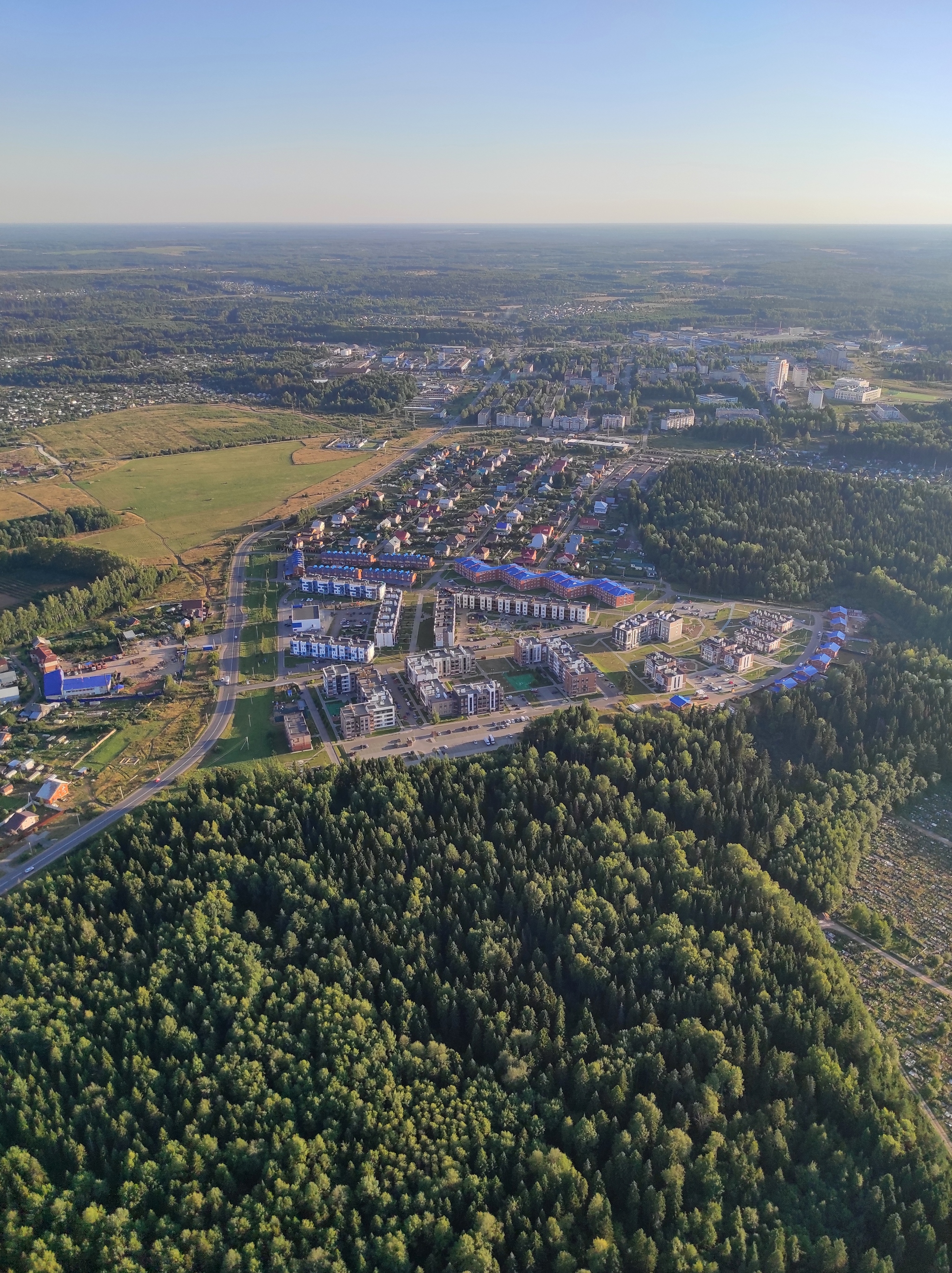 Evening paraglider over Kirov - My, Paragliding, View from above, Flight, Beautiful, Kirov, Longpost, Small aircraft