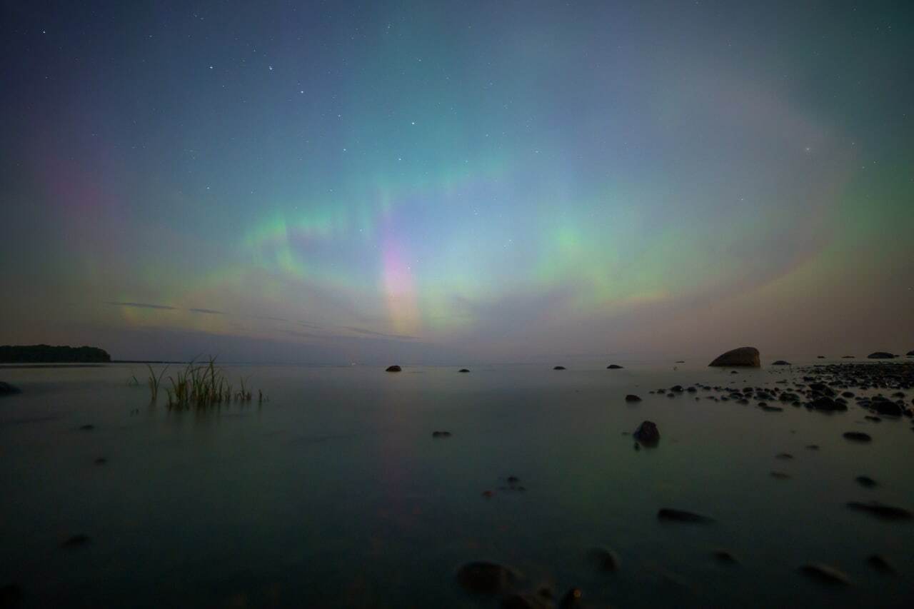 We open the season of polar lights in St. Petersburg - My, Polar Lights, North Aurora, Saint Petersburg, Ladoga, Night shooting, Landscape, Reflection, Leningrad region, Ladoga lake, Geomagnetic storm, Photo hunting