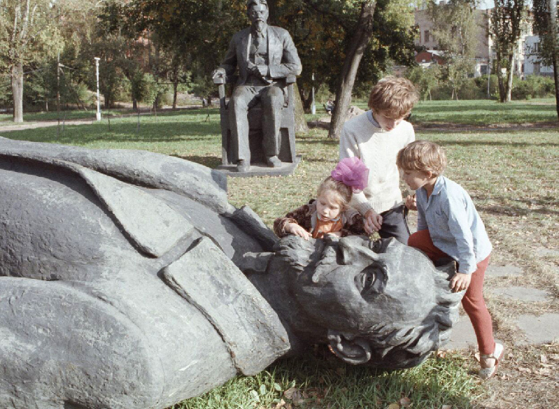 Everyone has their own Pole. For some, this is Zbigniew Brzezinski, while for others, Felix Dzerzhinsky - Politics, История России, History of the USSR, Dzerzhinsky, Monument, Longpost