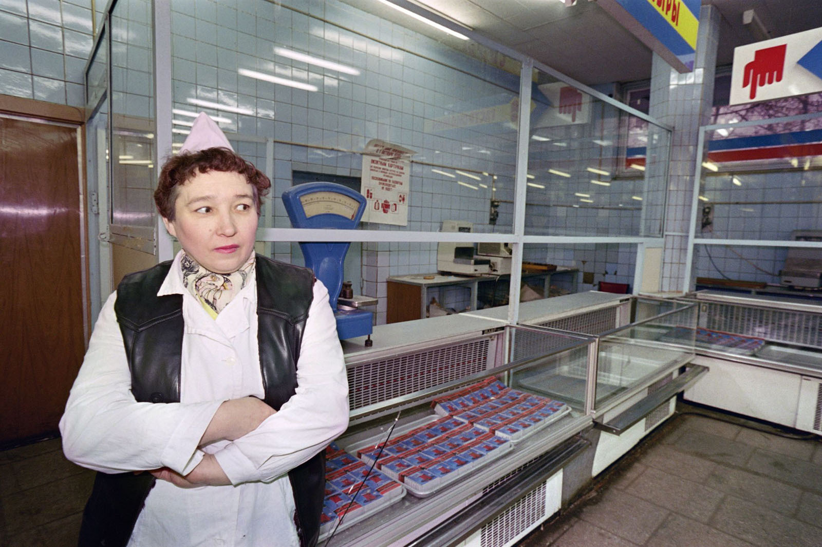 How did we survive? Shelves of Soviet stores before the collapse of the USSR (30 PHOTOS; Part 1) - My, the USSR, Score, Products, Moscow, 1990, Boris Yeltsin, Poverty, A crisis, The photo, Retro, Story, Longpost