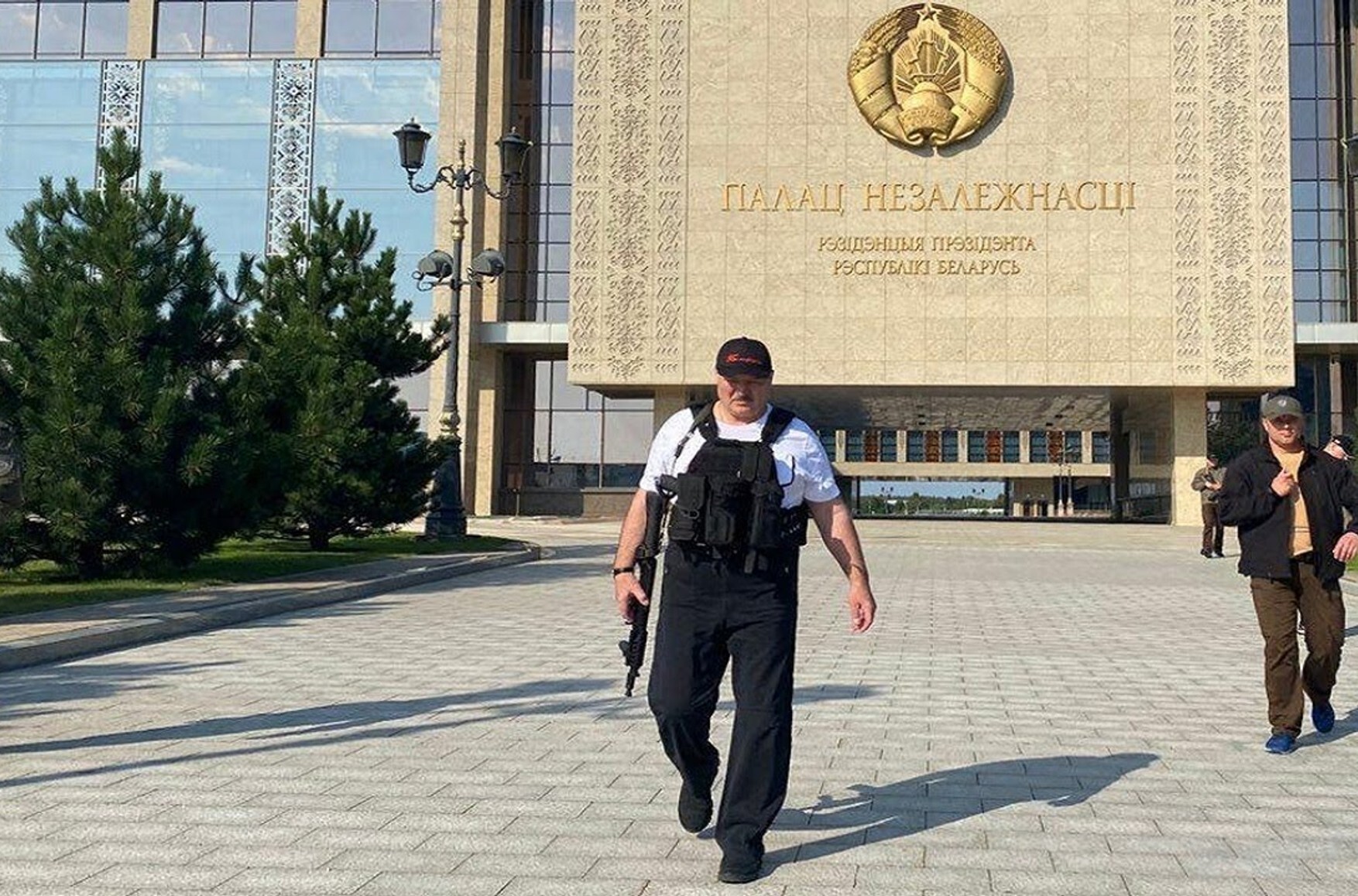 The same machine - Longpost, Protests in Belarus, Exhibit, Museum, Weapon, Kalashnikov assault rifle, Politics, Alexander Lukashenko, Republic of Belarus