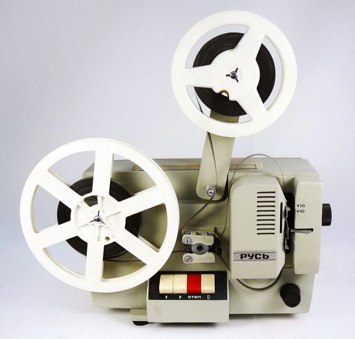 The film projector RUS has been produced since 1967 at LOMO - My, Made in USSR, Retro, Electronics, Nostalgia, Overview, Past, Technics, Longpost