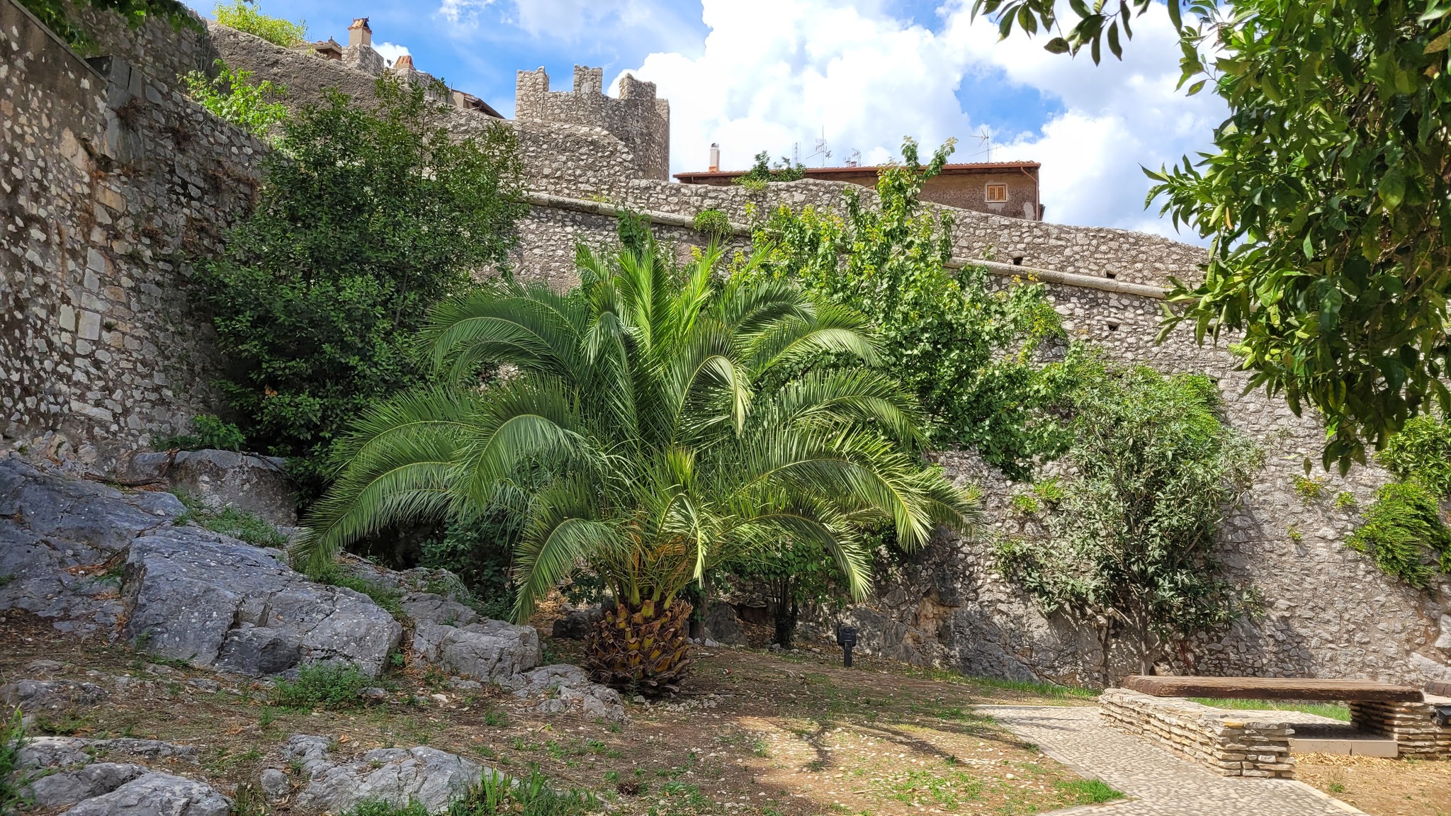 Sunny Italy in your feed - My, Italy, Summer, Sea, Palm trees, Vacation, The rocks, Seafood, Italian food, Roman holiday, Longpost, Sunset, The mountains, Pizza, Winery