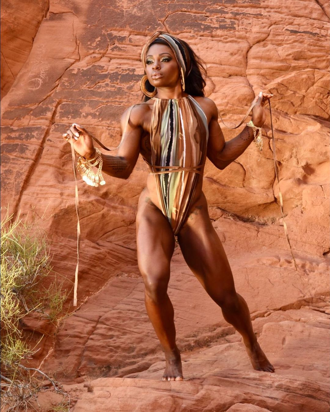 Sydney Gillon - Bodybuilders, Girls, Sports girls, Fitonyashka, Fitness, Body Fitness, Body-building, Strong girl, Ebony, Video, Vertical video, Longpost, Cydney Gillon