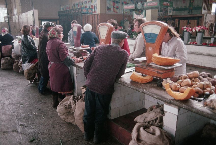 НАЧАЛО ДЕВЯНОСТЫХ.   ВСЕ НА ПРОДАЖУ! - Россия, 90-е, Старое фото, Прошлое, Длиннопост