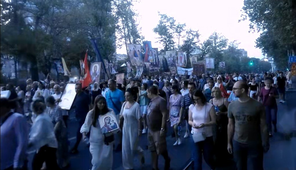 Procession. Belgrade. 28.08.2022 - My, Politics, Serbia, Procession, Belgrade, Procession, Poster, Orthodoxy, Serbs, Flag, Video, Longpost, Motorcyclists