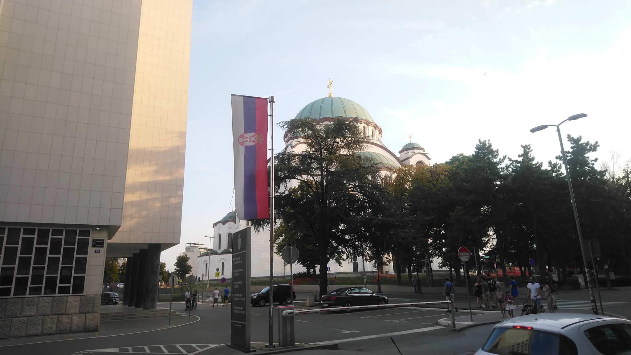 Temple of Saint Sava. An hour before the arrival of 300,000 people. Belgrade - My, Monument, Temple, Serbia, sights, Belgrade, Architecture, Town, The park, Fountain, Cross, City walk, Video, Longpost, Church