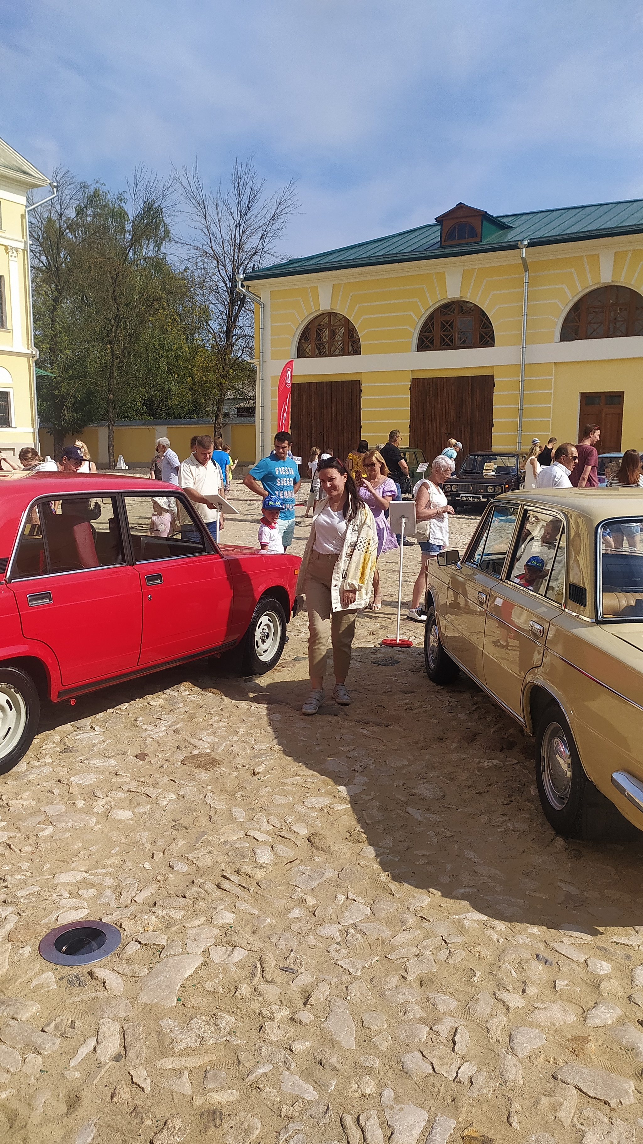 Выставка классических автомобилей Волжского автозавода от клуба LadaHistory  | Пикабу