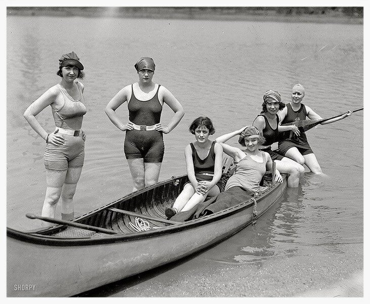 Beach fashion 20s-30s - Old photo, Beach, Fashion, Girls, Longpost, Black and white photo