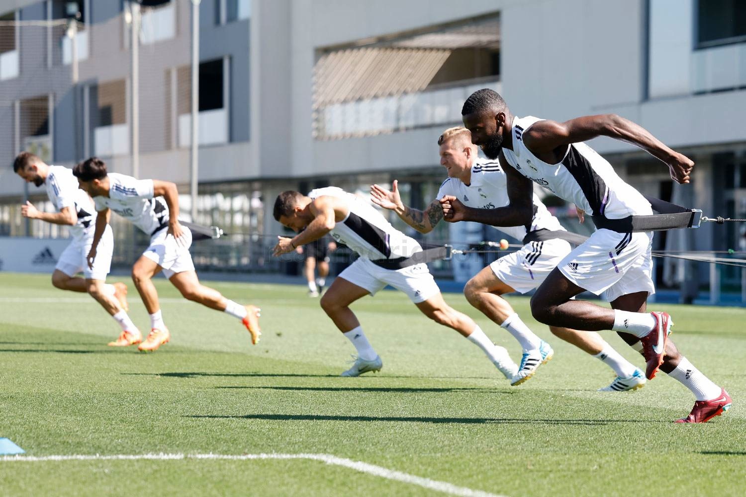 Photos from Real Madrid training session on 08/31/22 (football players' thoughts) - Football, real Madrid, Humor, Workout, Mat, Longpost