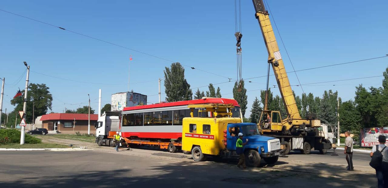 В Енакиево (ДНР) впервые запустили трамваи из Ленобласти. Их подарили на  день города (3 сентября) | Пикабу